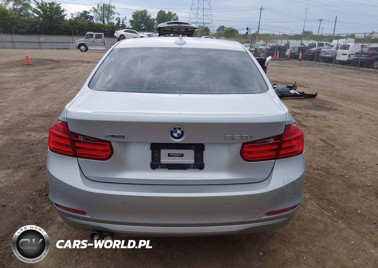2015 BMW 328I xDrive VIN:WBA3B3C54FJ984303 - 17