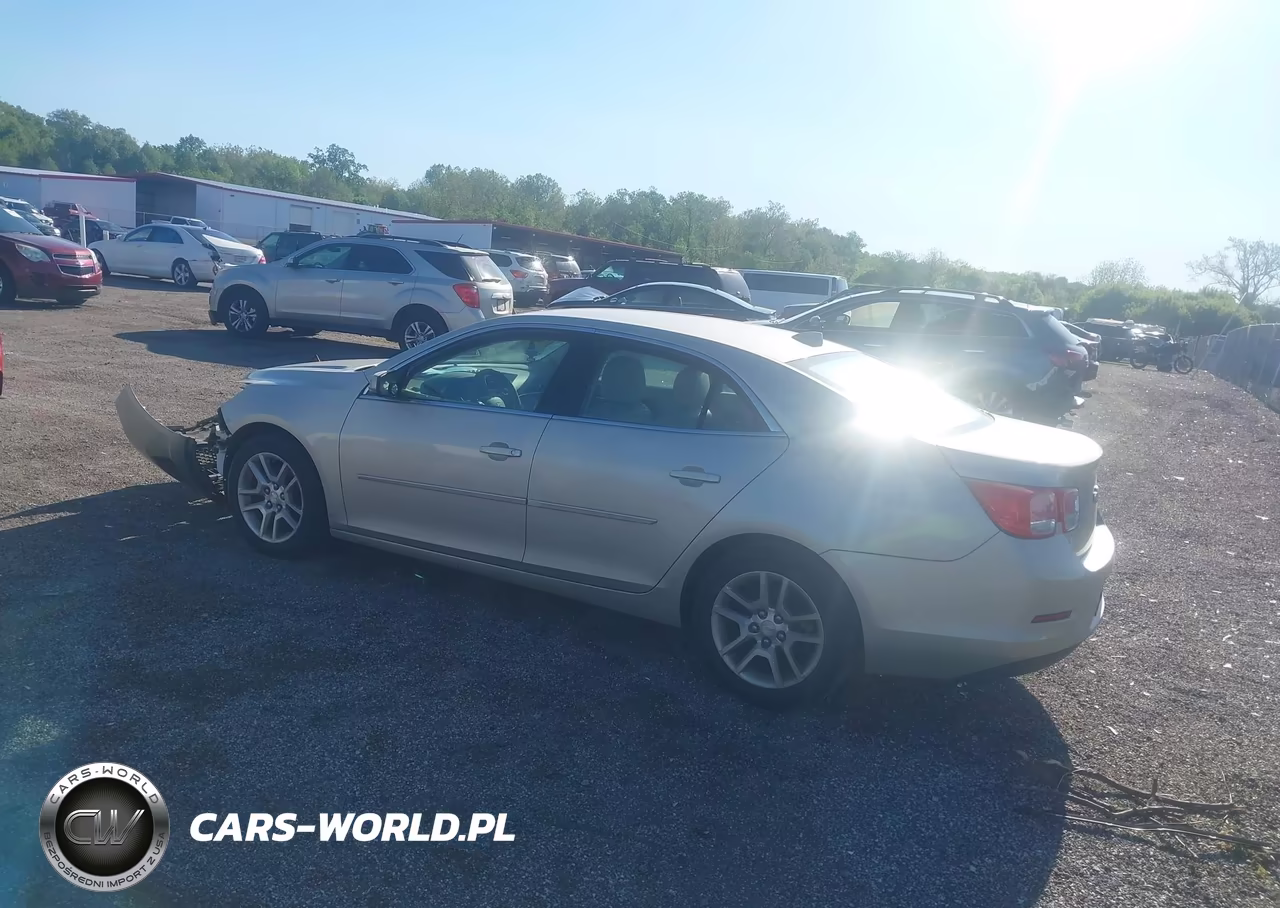 2013 Chevrolet Malibu 1Lt VIN:1G11C5SA3DF254117 - 3