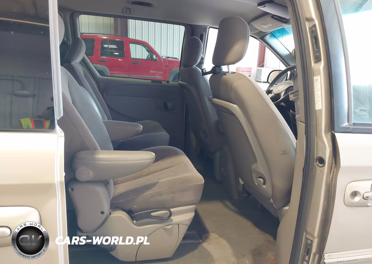 2002 Chrysler Town & Country Ex VIN:2C8GP74L62R590963 - 8