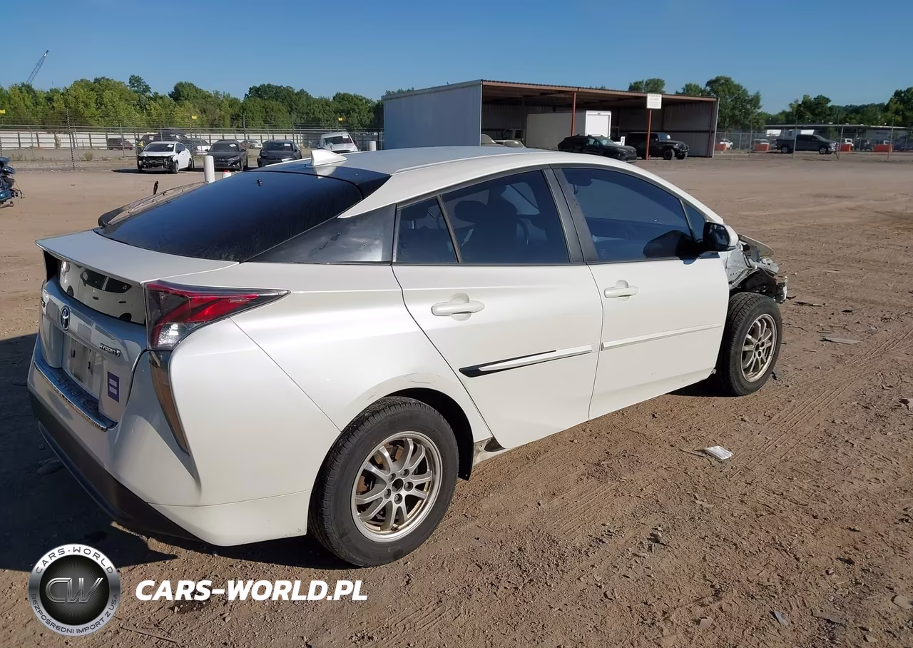 2017 Toyota Prius Four VIN:JTDKARFU6H3029694 - 4