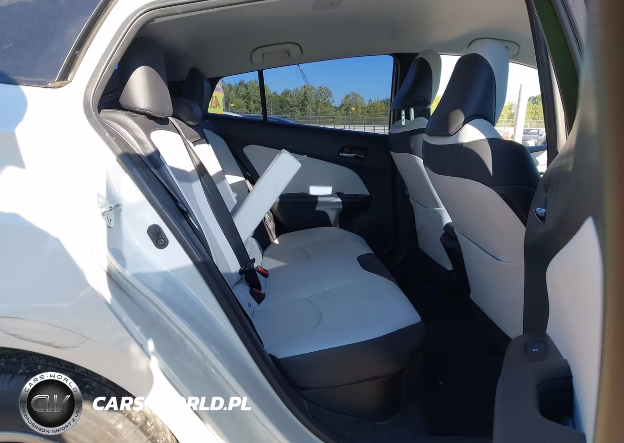2017 Toyota Prius Four VIN:JTDKARFU6H3029694 - 8