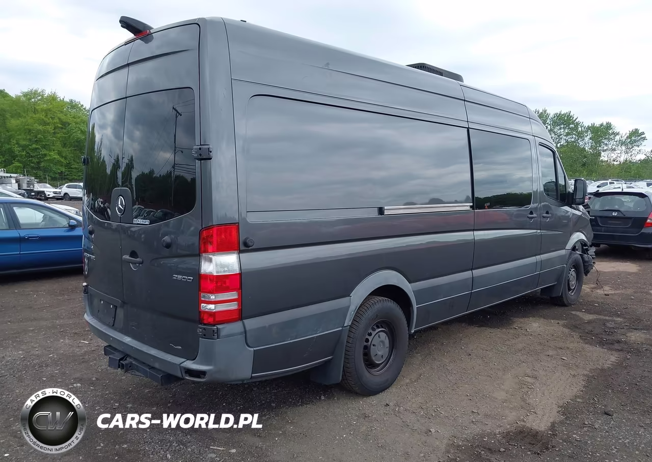 2017 Mercedes-Benz Sprinter 2500 High Roof V6 VIN:WD4PE8CD2HP376236 - 4