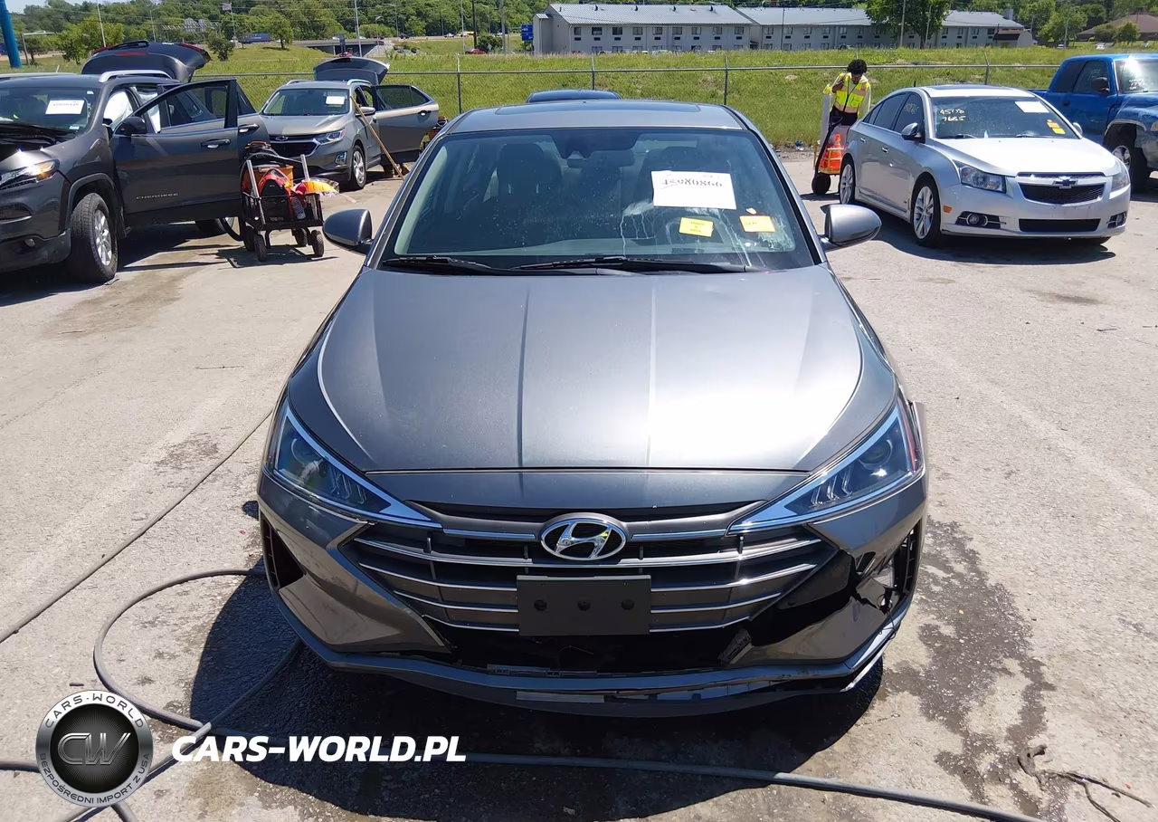 2019 Hyundai Elantra Value Edition VIN:5NPD84LF5KH475912 - 12