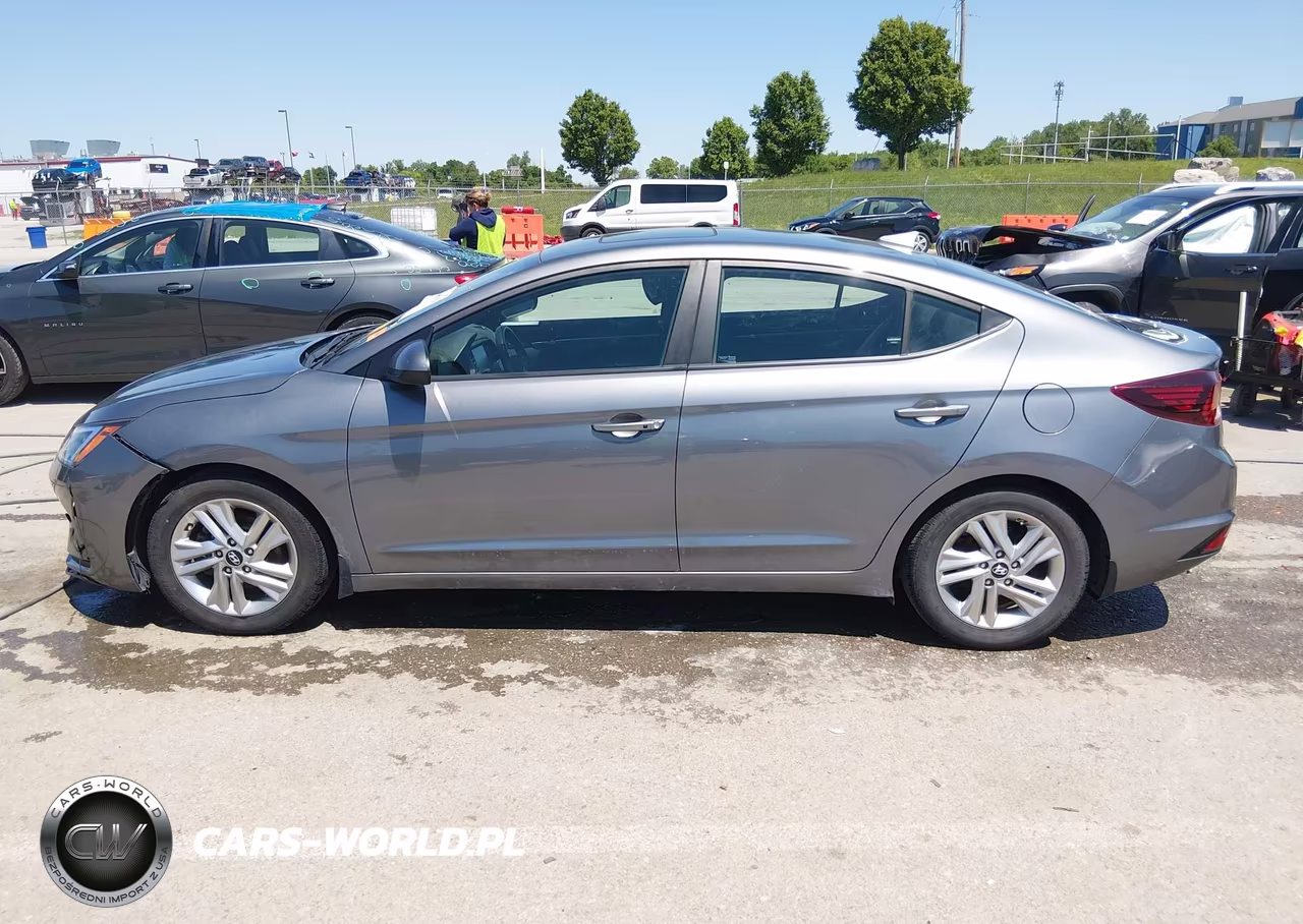2019 Hyundai Elantra Value Edition VIN:5NPD84LF5KH475912 - 14