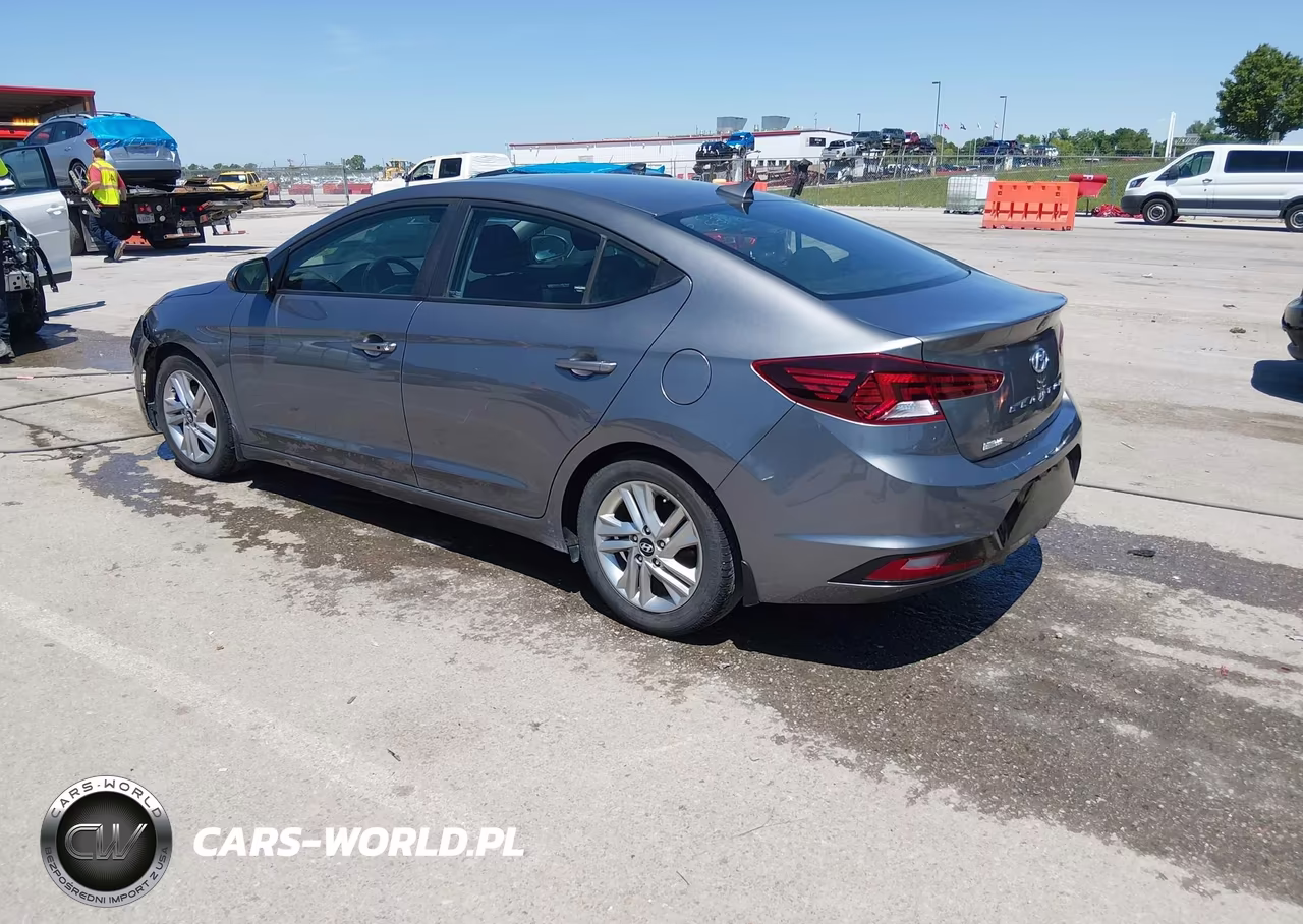 2019 Hyundai Elantra Value Edition VIN:5NPD84LF5KH475912 - 3