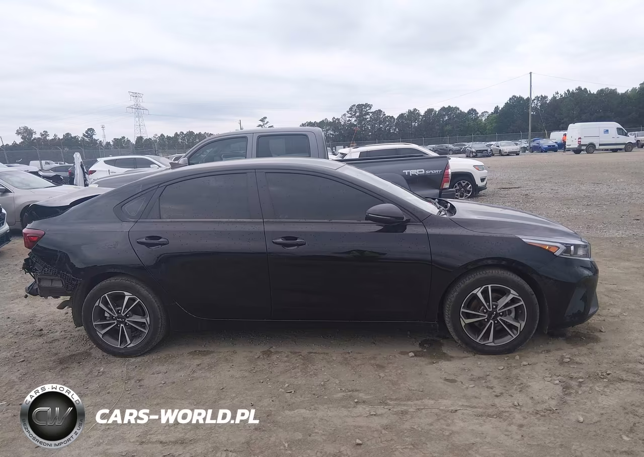 2023 Kia Forte Lxs VIN:3KPF24AD6PE659036 - 13