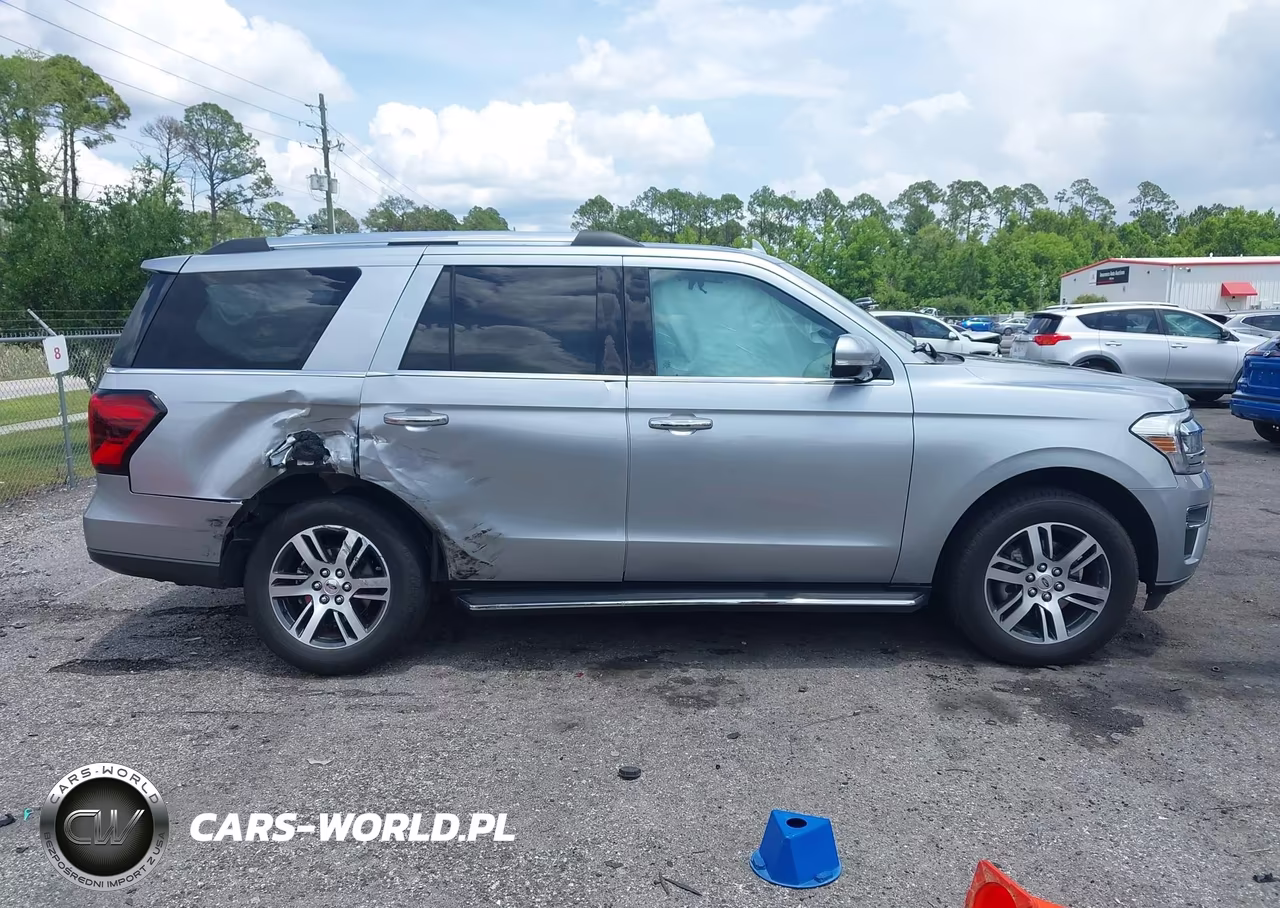 2023 Ford Expedition Limited VIN:1FMJU1K82PEA50361 - 13