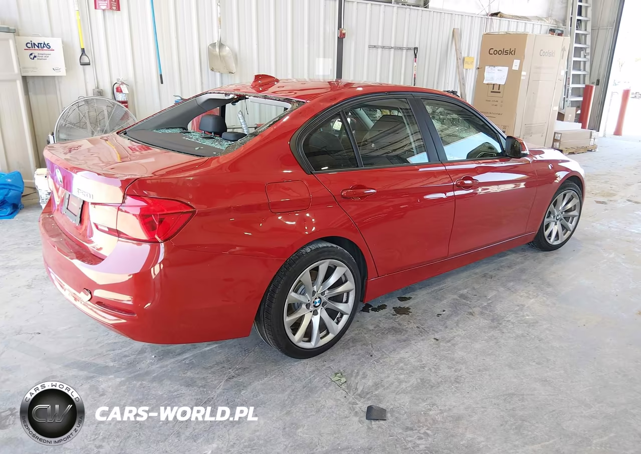 2018 BMW 320I xDrive VIN:WBA8E5G56JNU47887 - 4