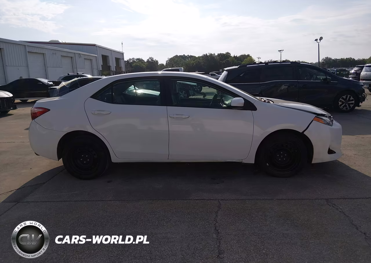 2017 Toyota Corolla Le VIN:5YFBURHE7HP587266 - 13