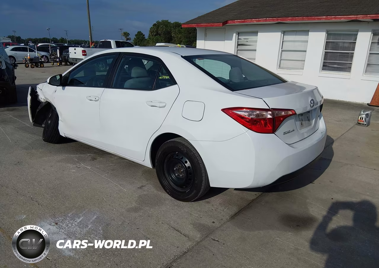 2017 Toyota Corolla Le VIN:5YFBURHE7HP587266 - 3