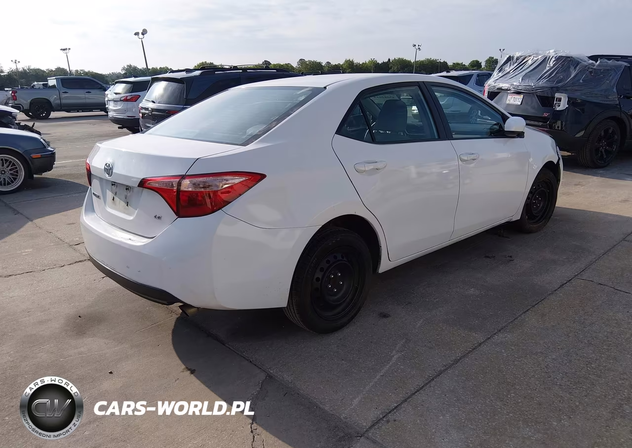 2017 Toyota Corolla Le VIN:5YFBURHE7HP587266 - 4