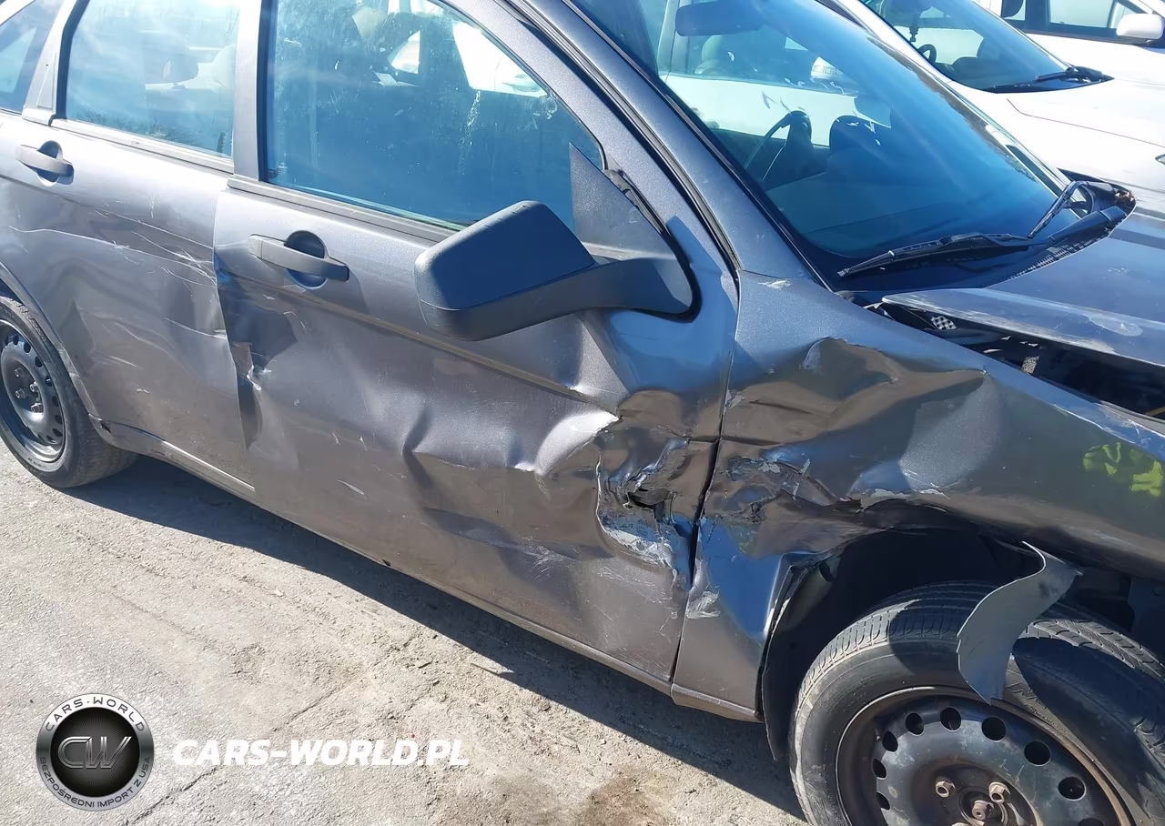 2011 Ford Focus S VIN:1FAHP3ENXBW176659 - 17