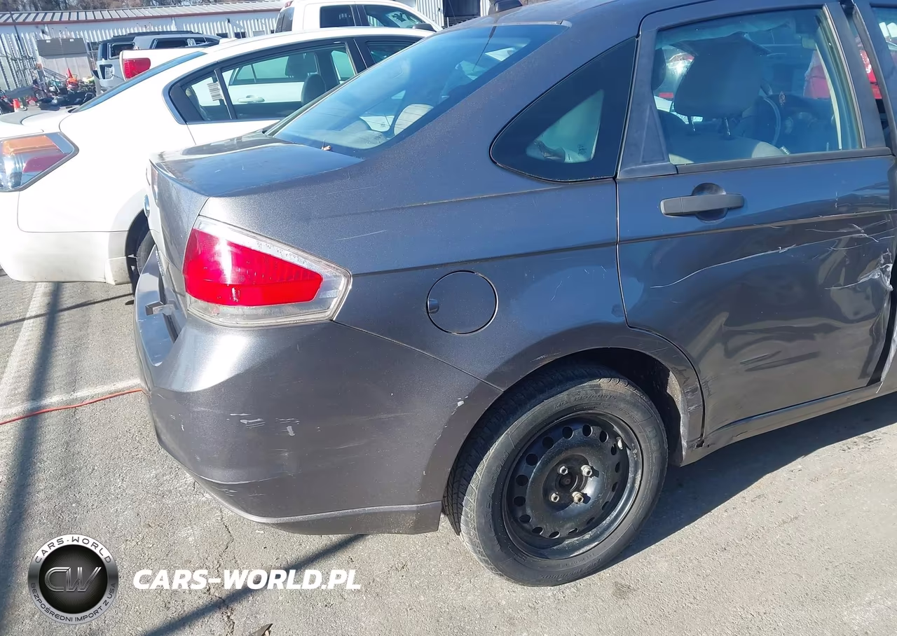 2011 Ford Focus S VIN:1FAHP3ENXBW176659 - 18