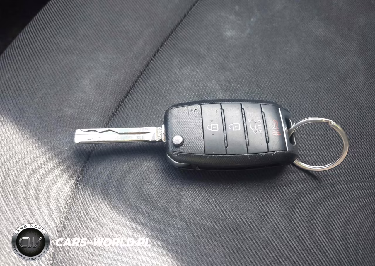 2016 Kia Soul + VIN:KNDJP3A59G7342754 - 11