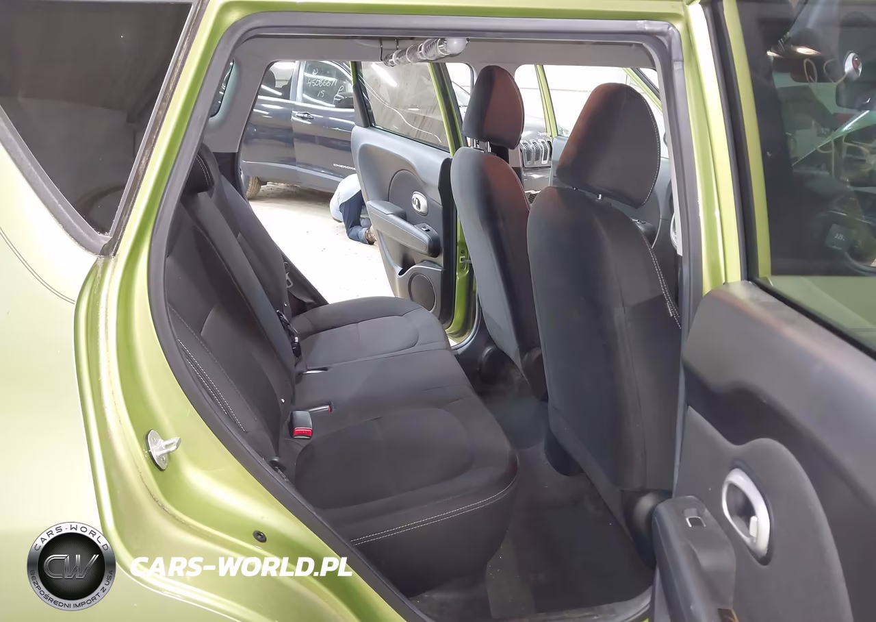 2018 Kia Soul VIN:KNDJN2A20J7902349 - 8