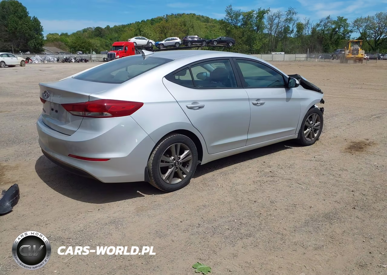 2018 Hyundai Elantra Value Edition VIN:5NPD84LF1JH302824 - 4
