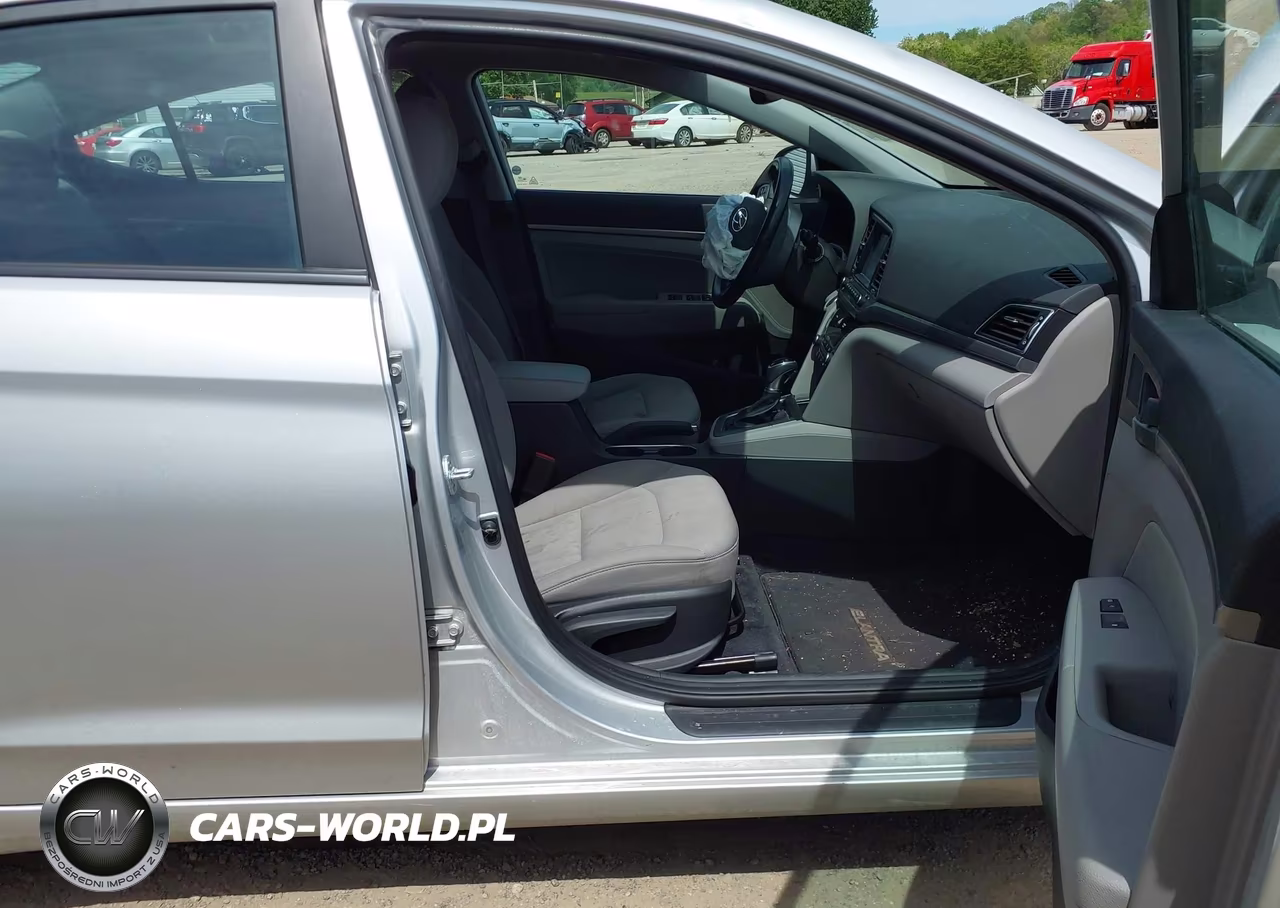 2018 Hyundai Elantra Value Edition VIN:5NPD84LF1JH302824 - 5