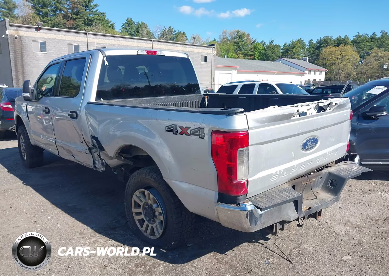2017 Ford F-250 Xlt VIN:1FT7W2B6XHEC10369 - 3