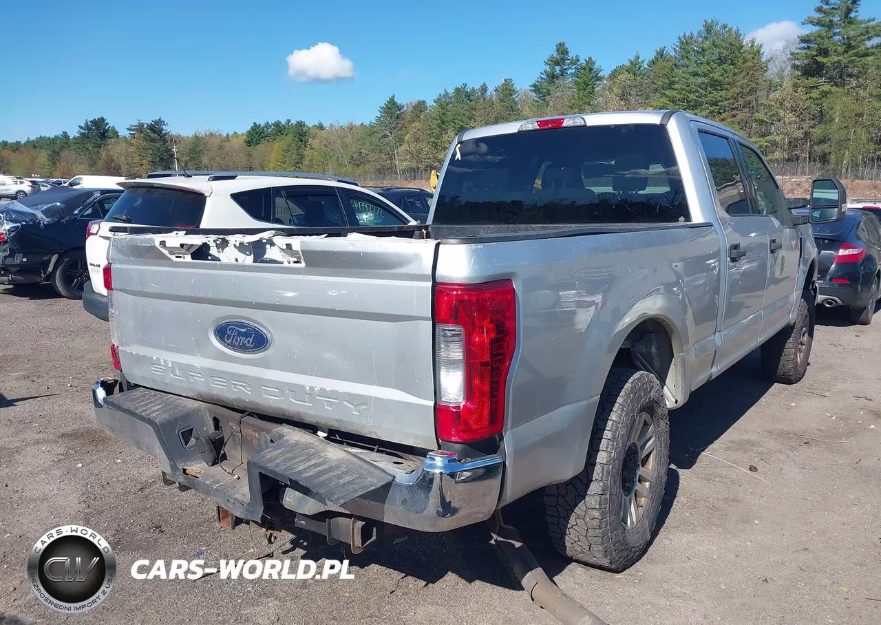2017 Ford F-250 Xlt VIN:1FT7W2B6XHEC10369 - 4