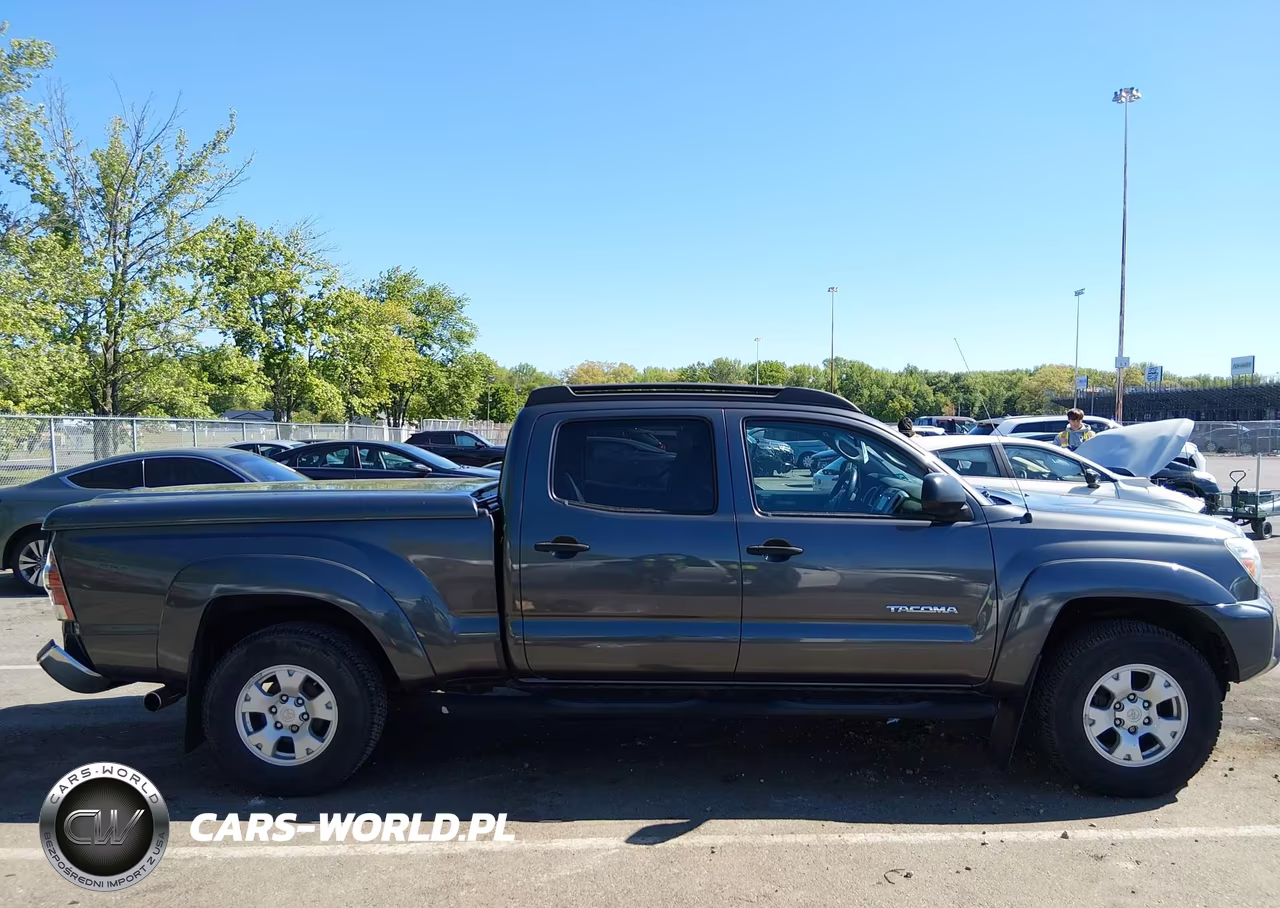2015 Toyota Tacoma Base V6 VIN:3TMMU4FN5FM074343 - 13