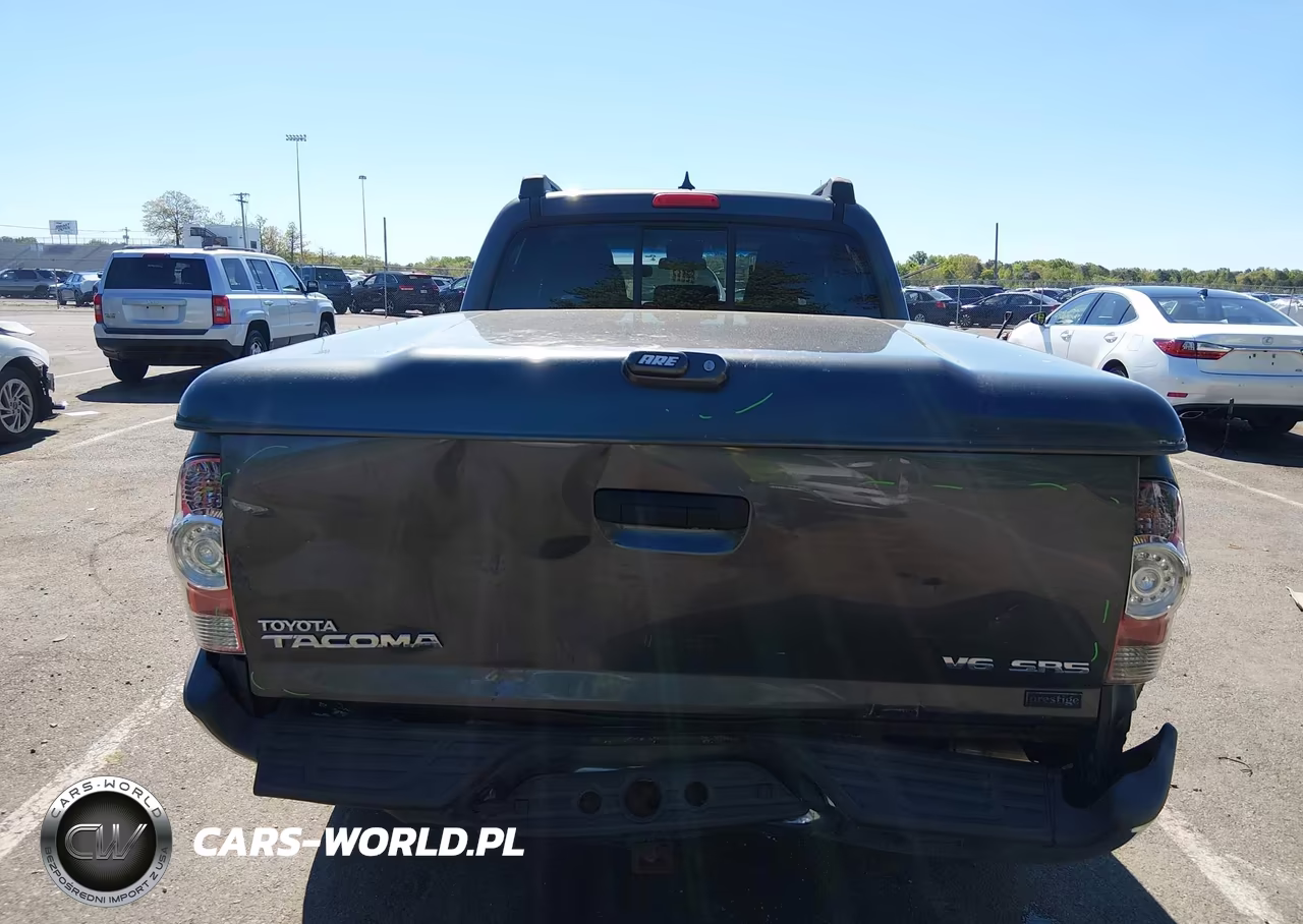 2015 Toyota Tacoma Base V6 VIN:3TMMU4FN5FM074343 - 16