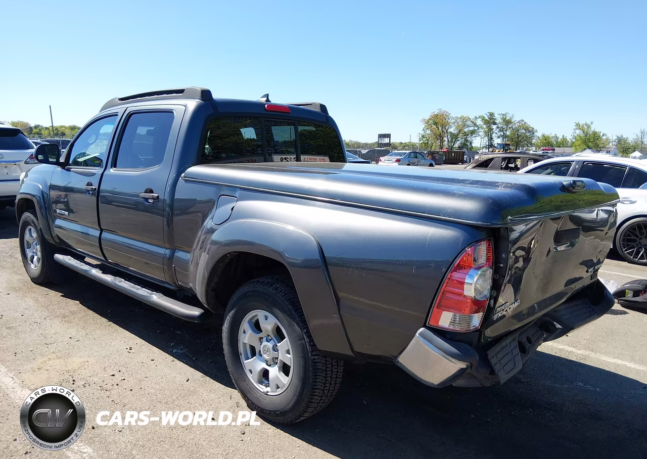 2015 Toyota Tacoma Base V6 VIN:3TMMU4FN5FM074343 - 3