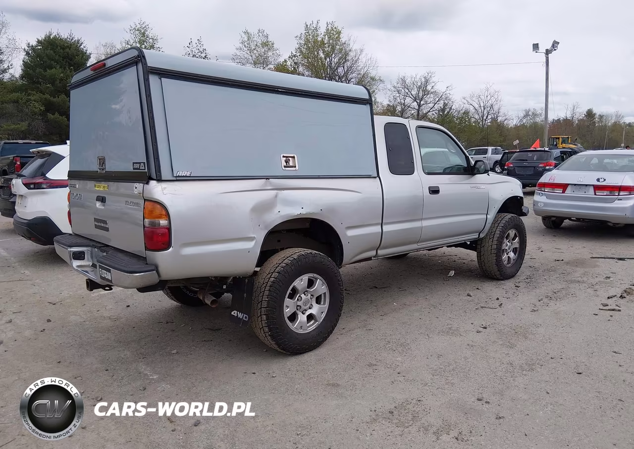 2003 Toyota Tacoma VIN:5TEWM72NX3Z273080 - 4