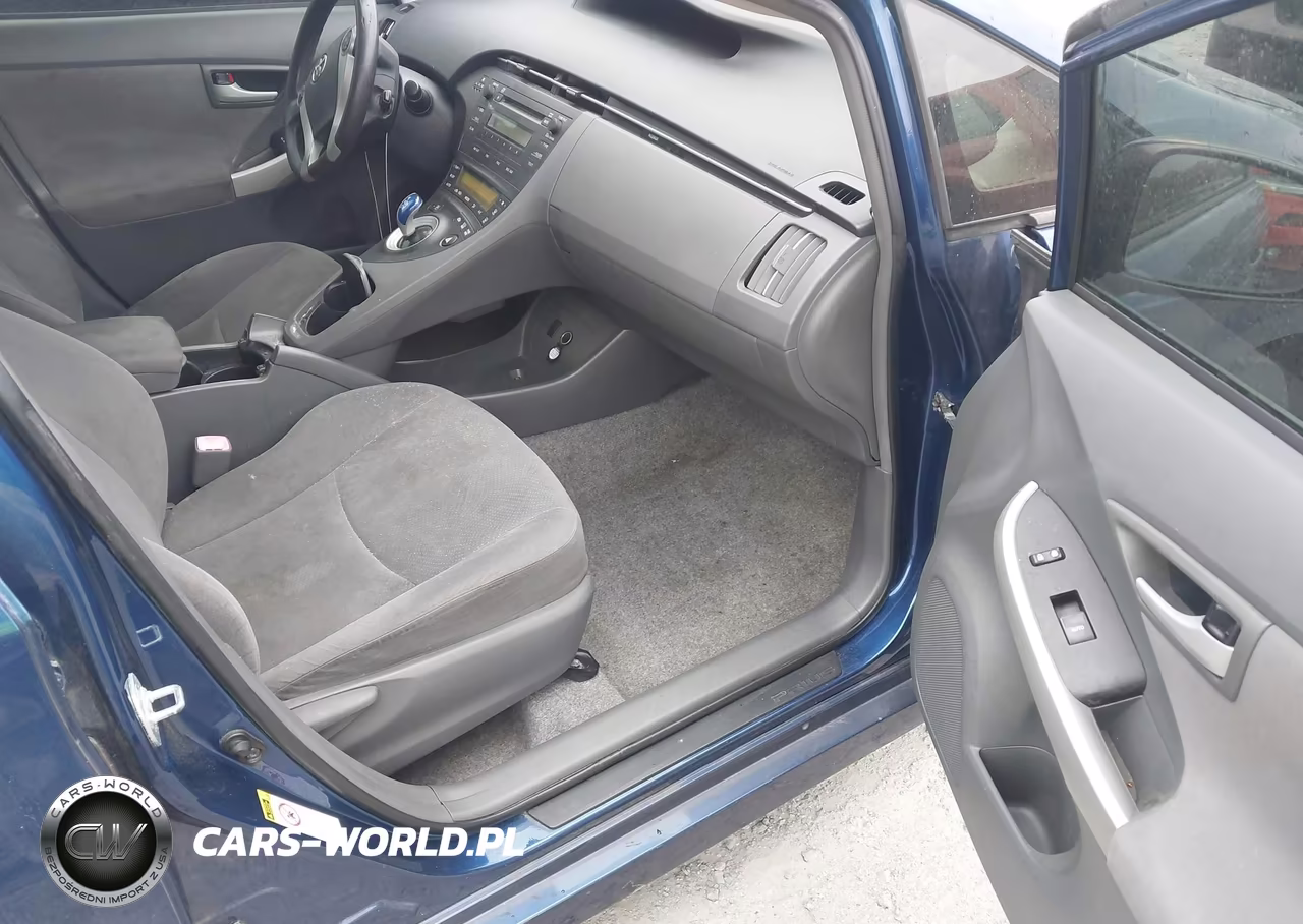 2011 Toyota Prius Two VIN:JTDKN3DU2B0291208 - 5