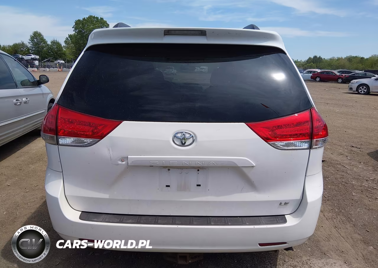 2011 Toyota Sienna Le V6 VIN:5TDKK3DC2BS161801 - 16