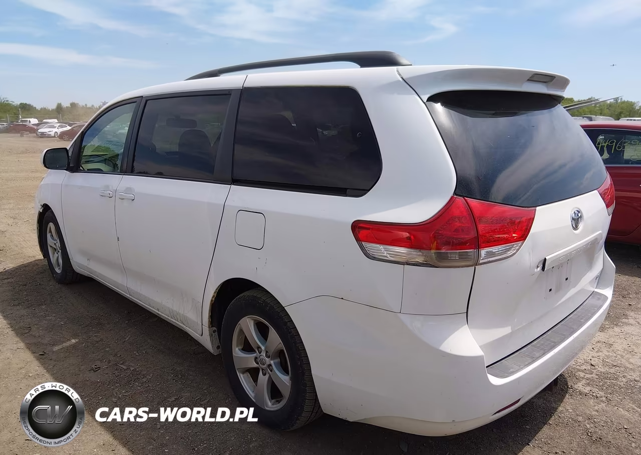 2011 Toyota Sienna Le V6 VIN:5TDKK3DC2BS161801 - 3