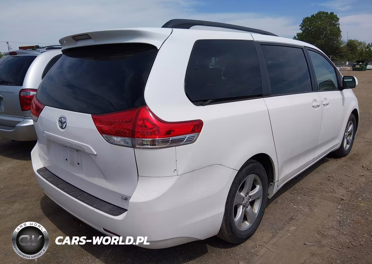 2011 Toyota Sienna Le V6 VIN:5TDKK3DC2BS161801 - 4