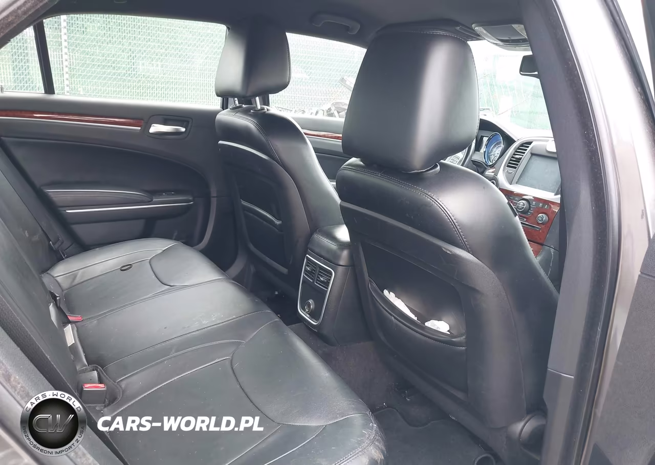 2014 Chrysler 300 VIN:2C3CCARG8EH146552 - 8