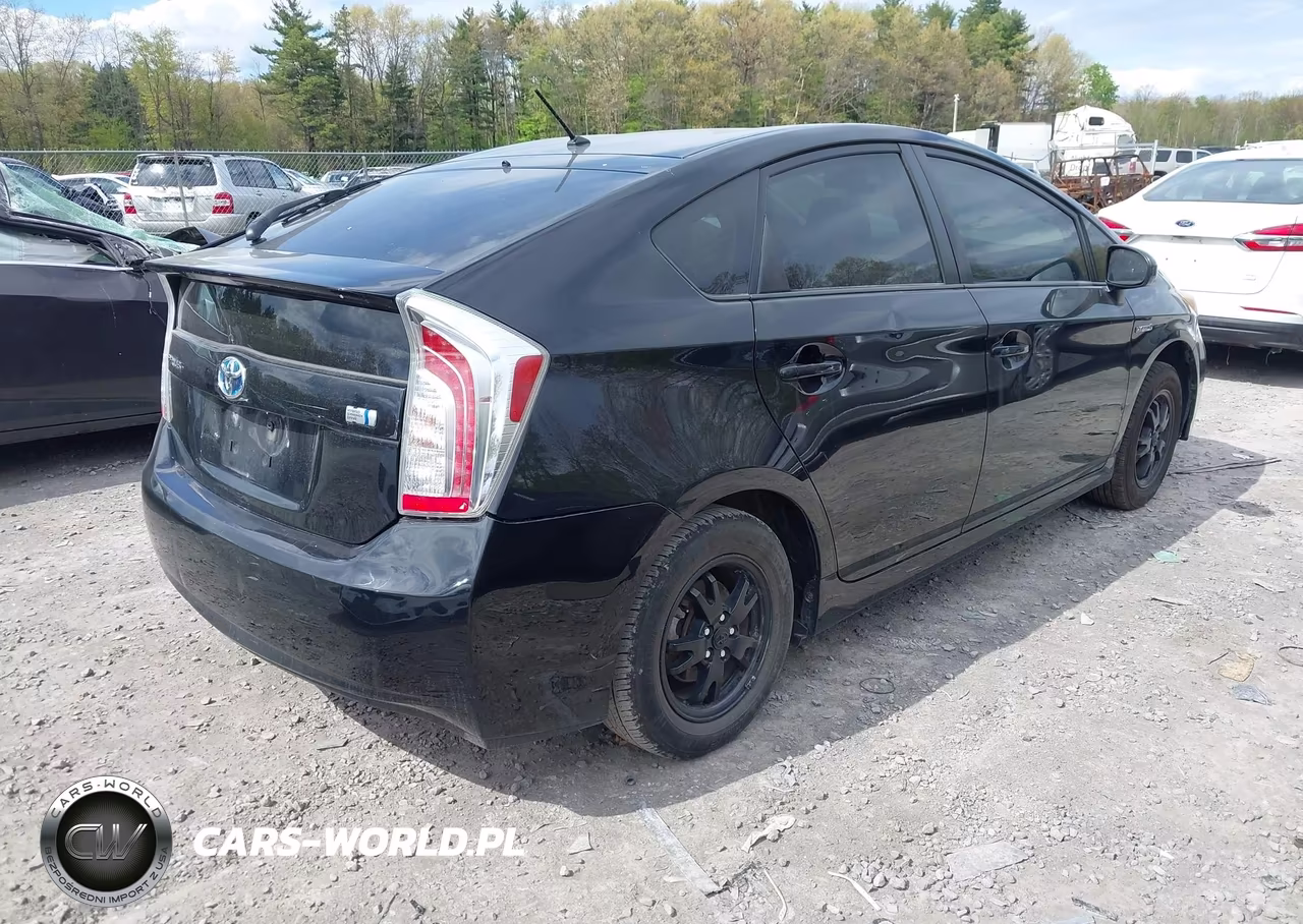 2012 Toyota Prius Two VIN:JTDKN3DU7C5382009 - 4