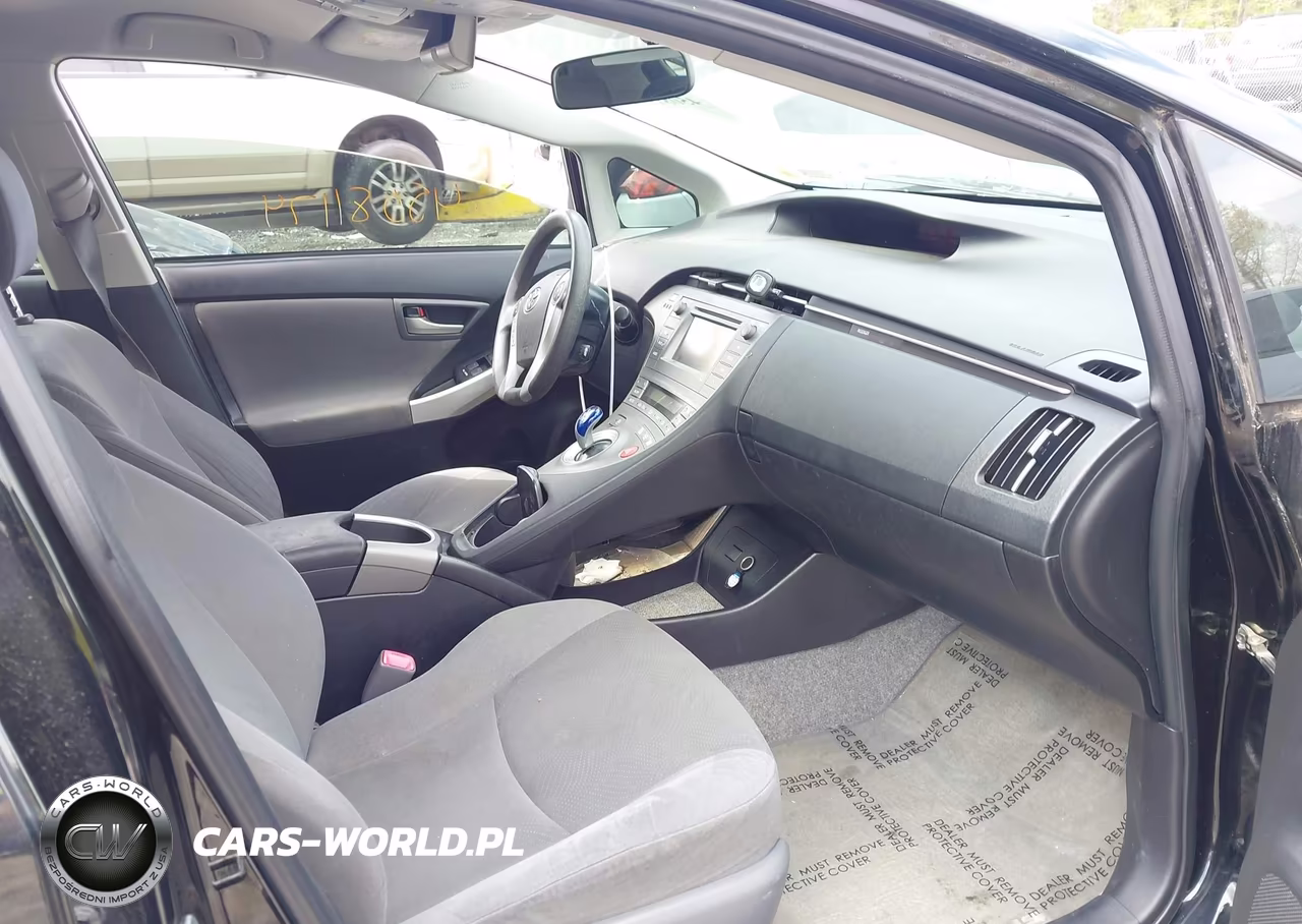 2012 Toyota Prius Two VIN:JTDKN3DU7C5382009 - 5
