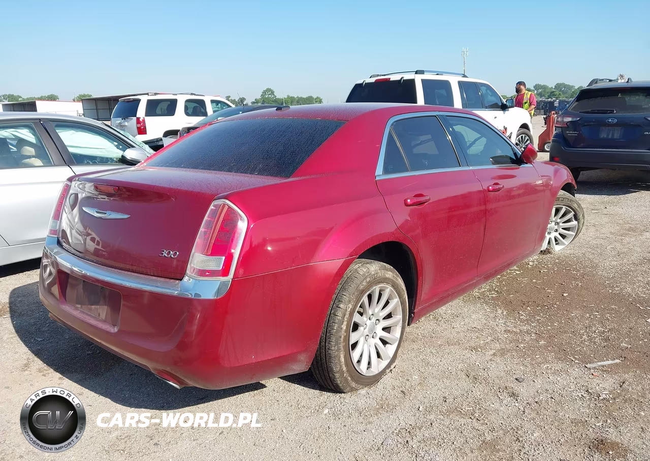 2014 Chrysler 300 VIN:2C3CCAAG3EH272829 - 4