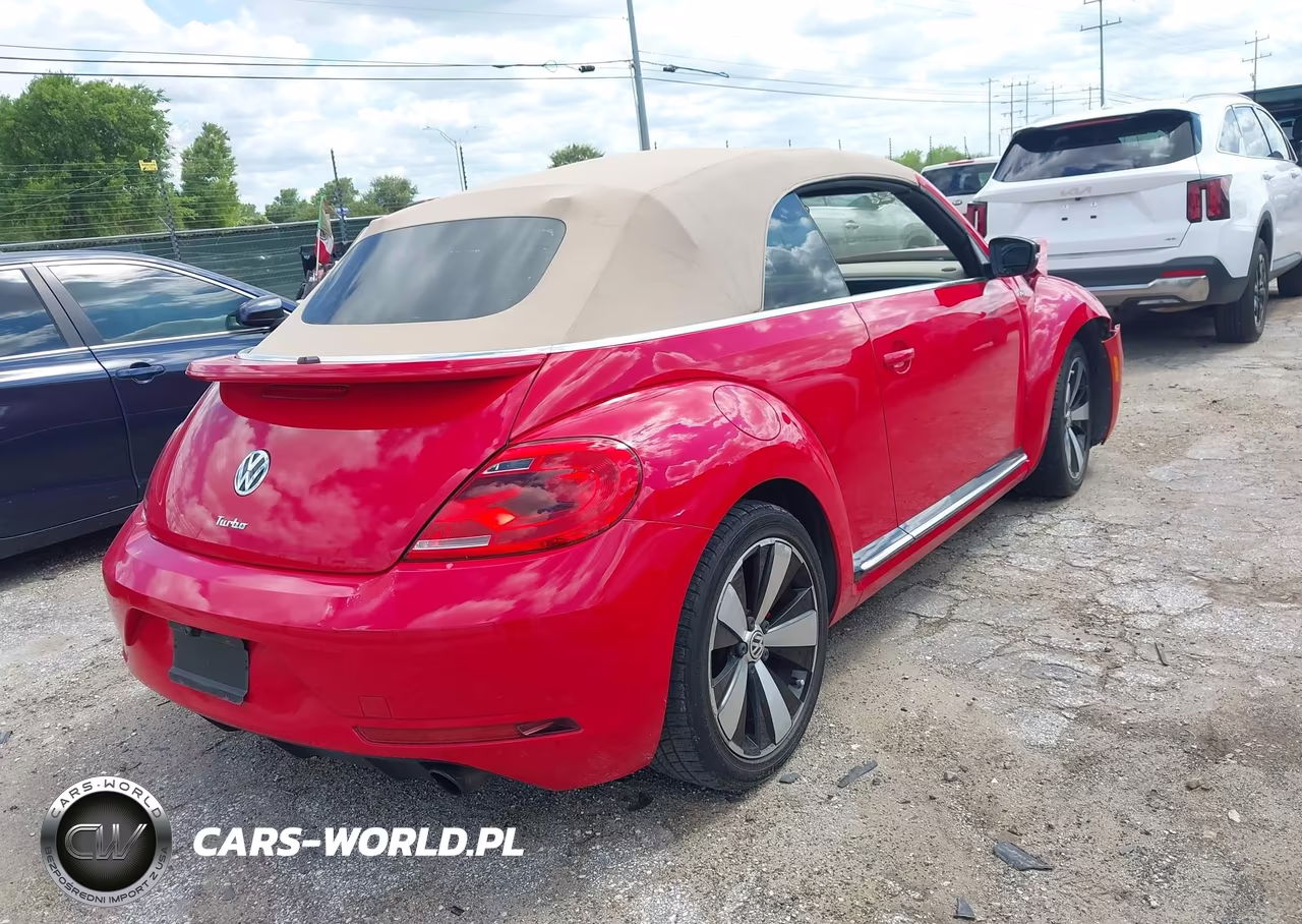 2015 Volkswagen Beetle 2.0T R-Line VIN:3VW7S7AT1FM806930 - 4