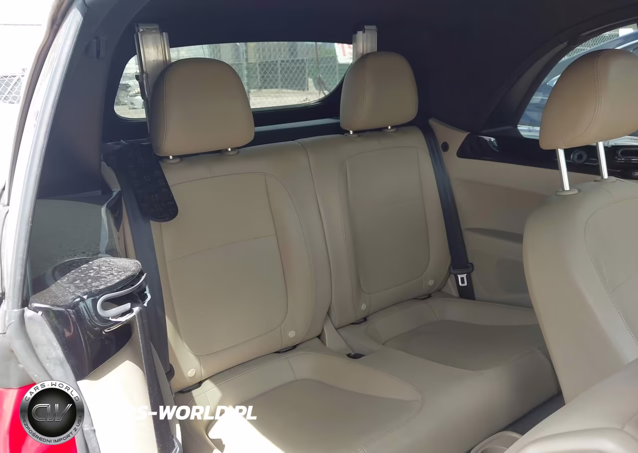 2015 Volkswagen Beetle 2.0T R-Line VIN:3VW7S7AT1FM806930 - 8