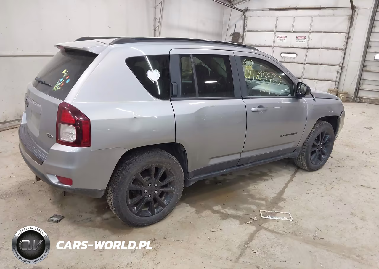 2015 Jeep Compass Altitude Edition VIN:1C4NJDBB9FD371068 - 4