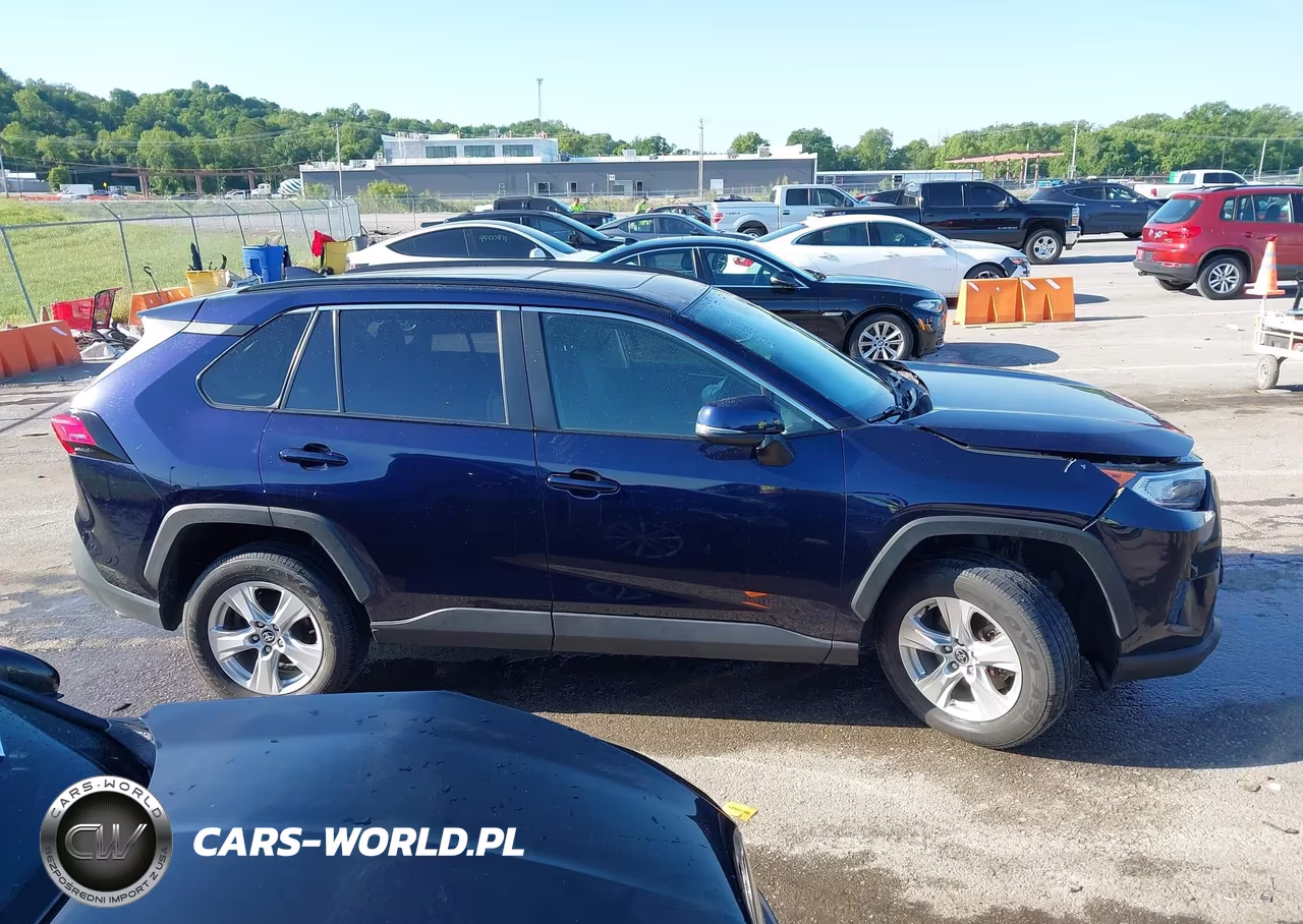 2020 Toyota Rav4 Xle VIN:JTMP1RFV6LJ034171 - 13