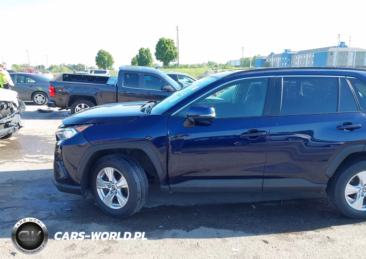 2020 Toyota Rav4 Xle VIN:JTMP1RFV6LJ034171 - 17