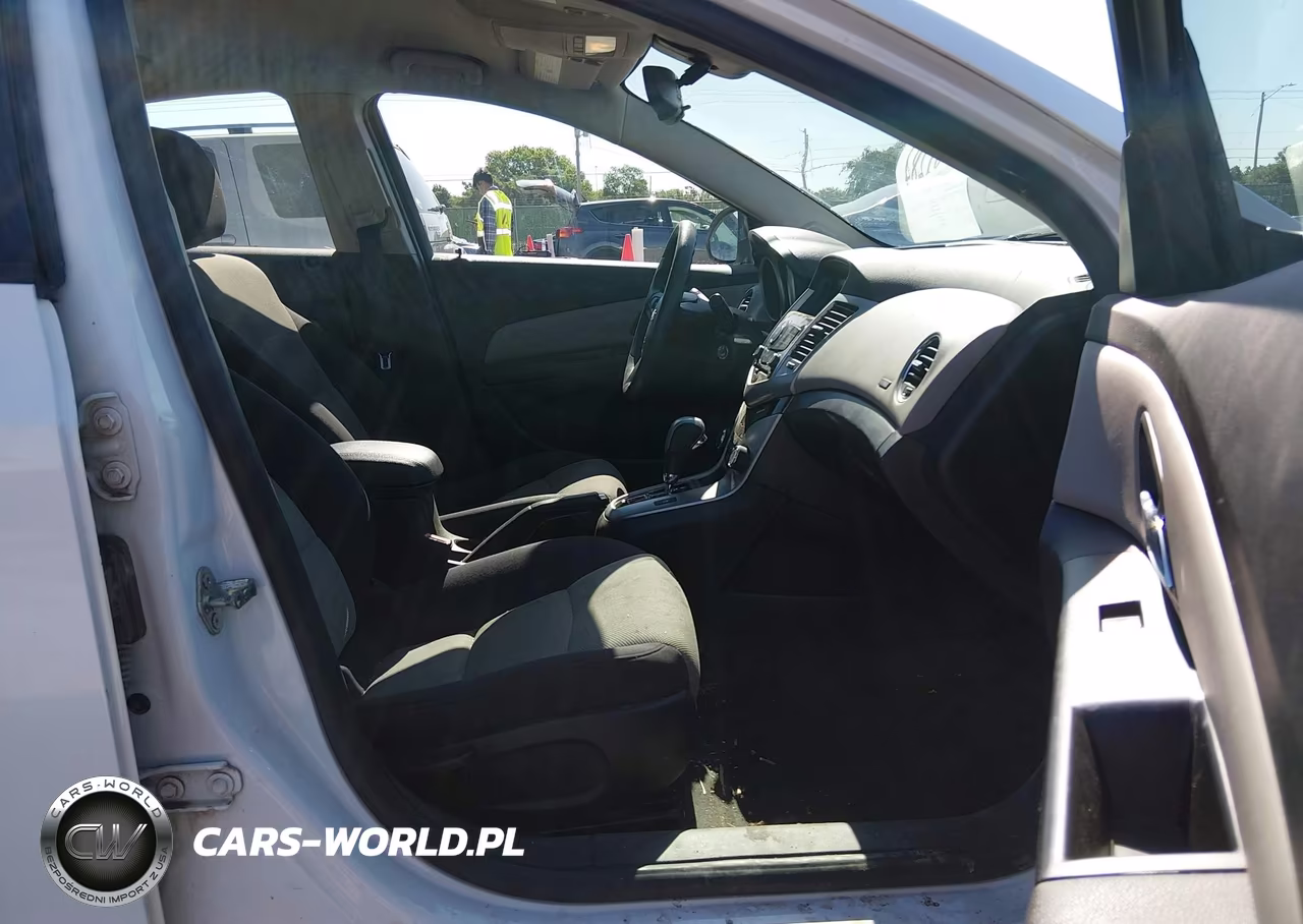 2014 Chevrolet Cruze Ls Auto VIN:1G1PA5SG8E7302159 - 5