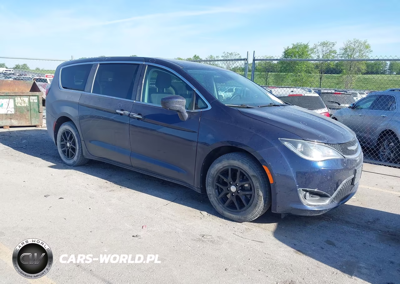 2020 Chrysler Pacifica Touring – zdjęcie 1 z 16