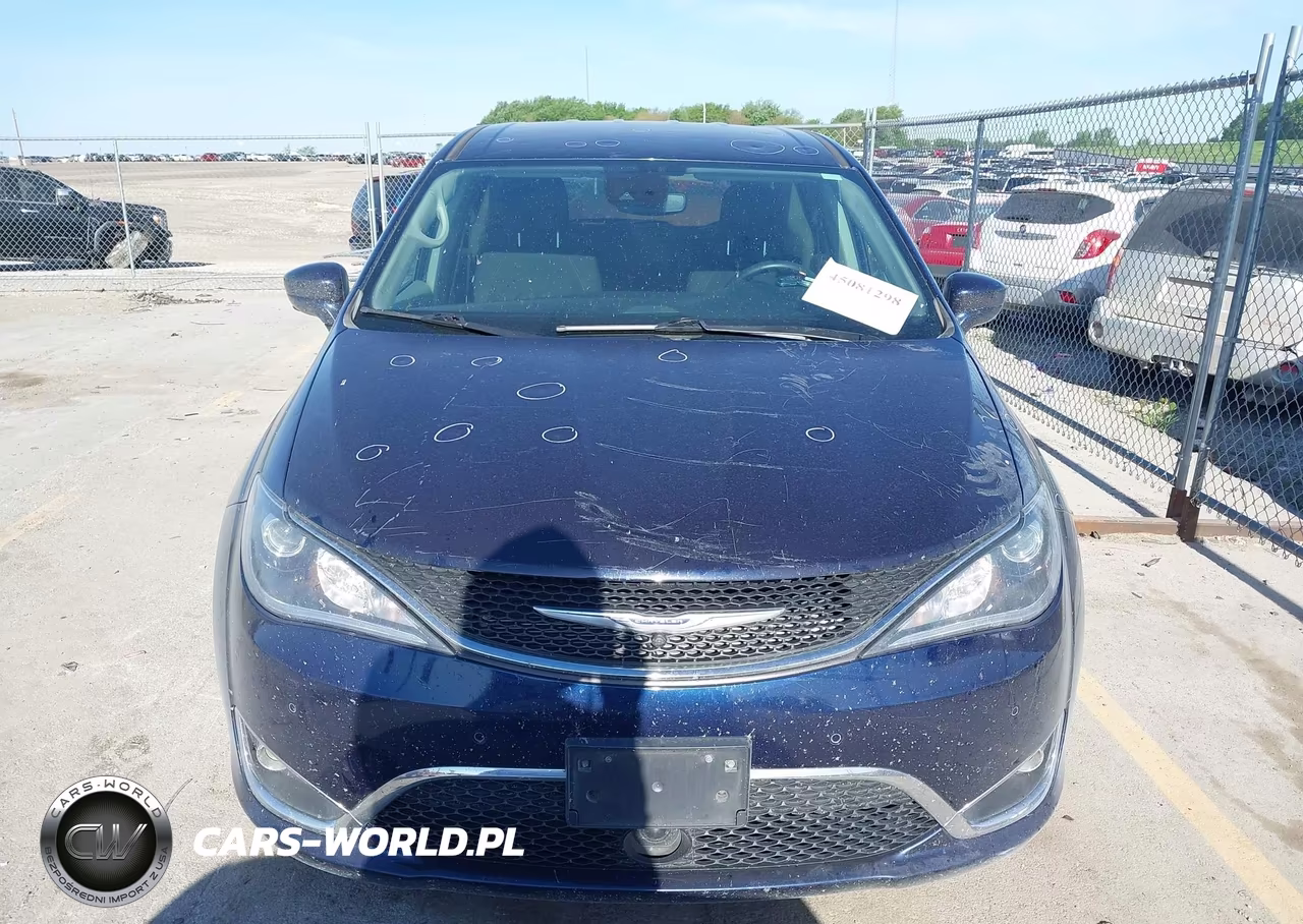 2020 Chrysler Pacifica Touring VIN:2C4RC1FG1LR124264 - 12