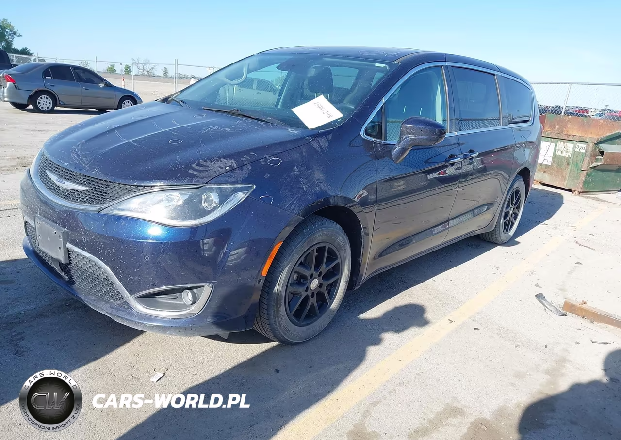 2020 Chrysler Pacifica Touring VIN:2C4RC1FG1LR124264 - 2