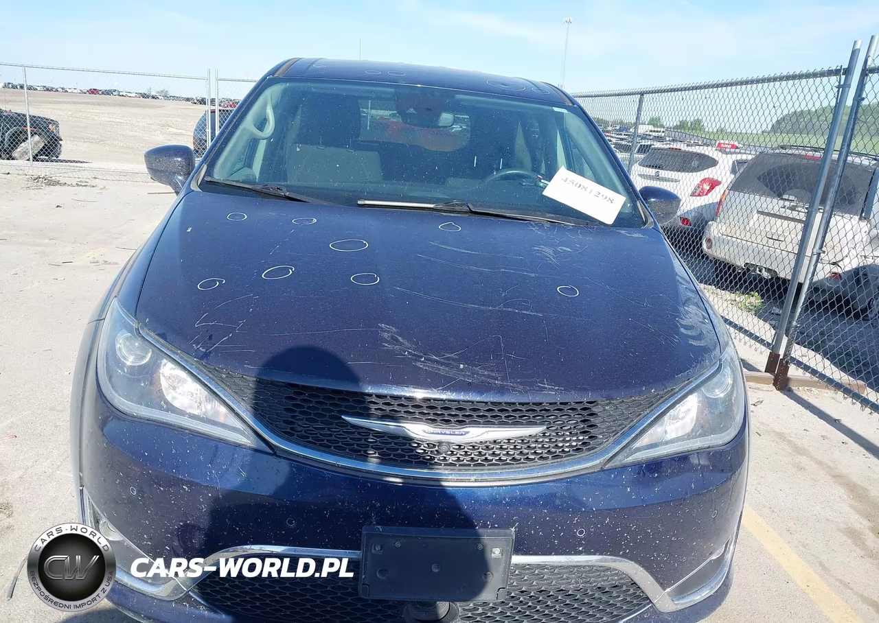 2020 Chrysler Pacifica Touring VIN:2C4RC1FG1LR124264 - 6