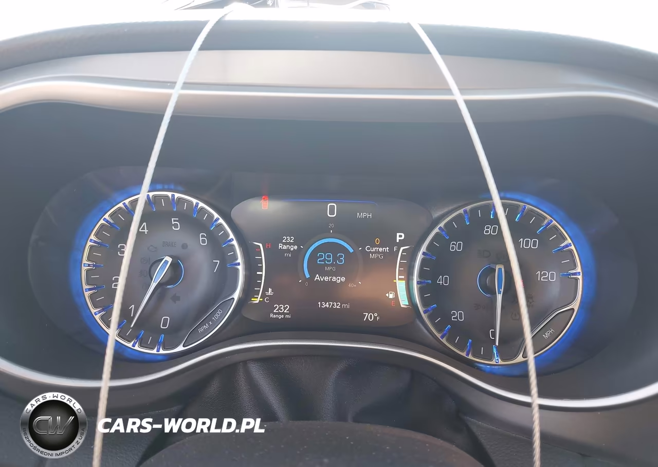 2020 Chrysler Pacifica Touring VIN:2C4RC1FG1LR124264 - 7