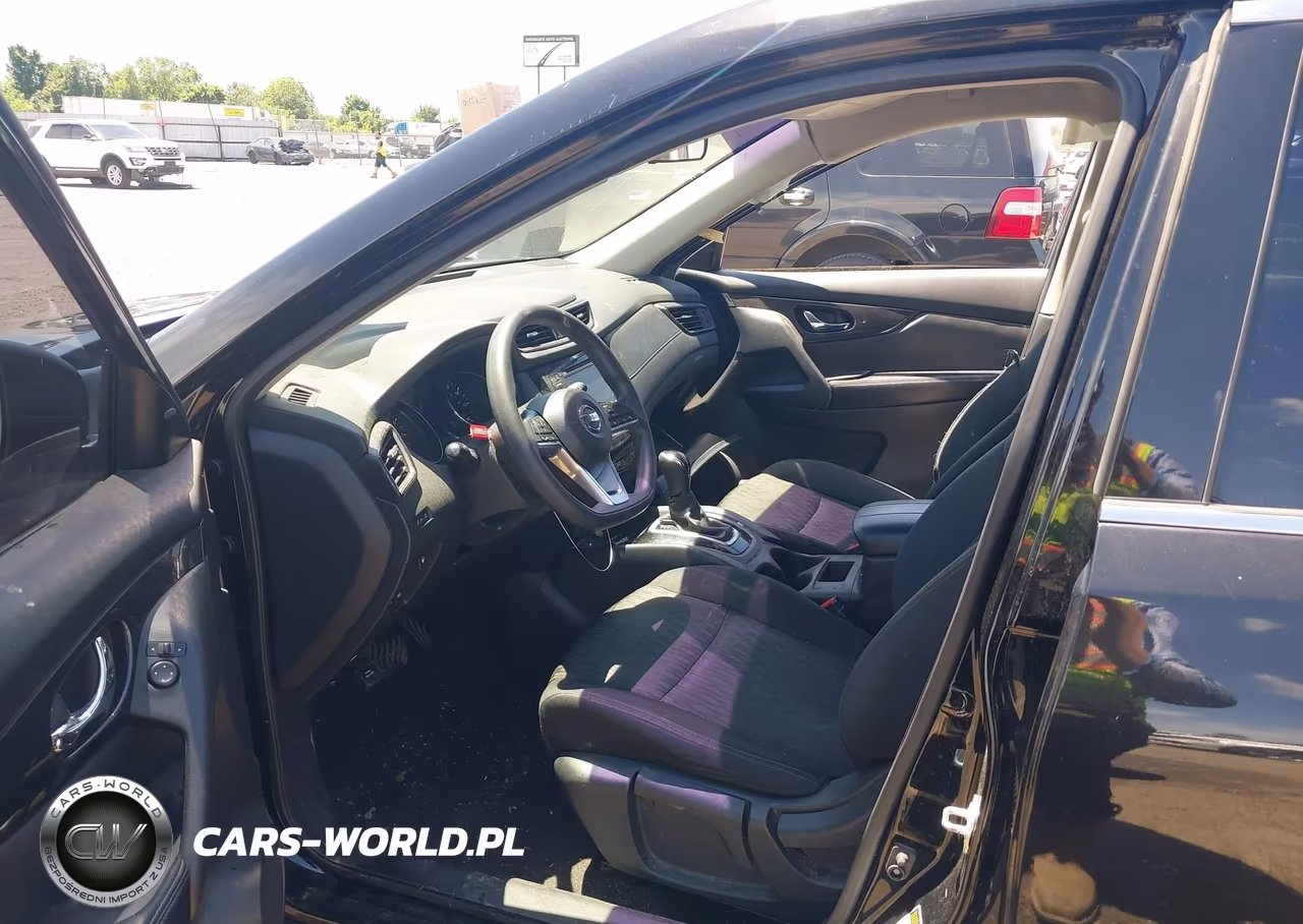 2018 Nissan Rogue S VIN:5N1AT2MT7JC723853 - 18
