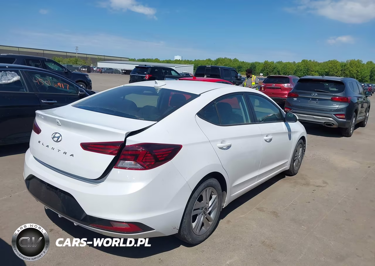 2020 Hyundai Elantra Sel VIN:5NPD84LF0LH549089 - 4