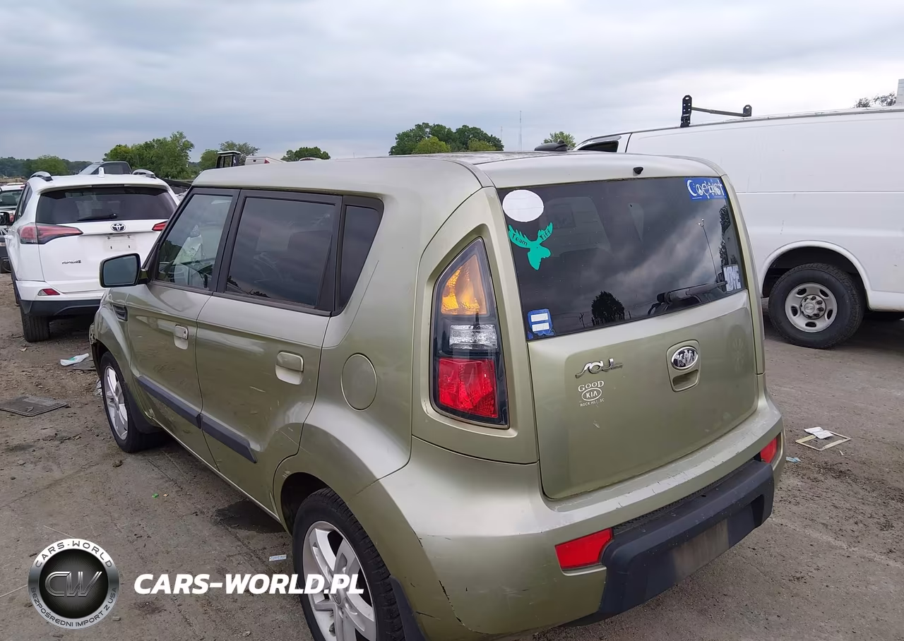 2010 Kia Soul + VIN:KNDJT2A29A7106544 - 3