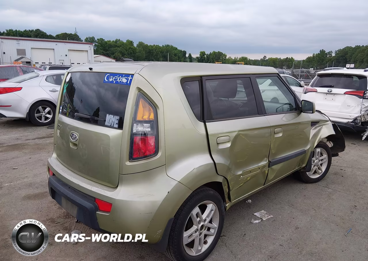 2010 Kia Soul + VIN:KNDJT2A29A7106544 - 4